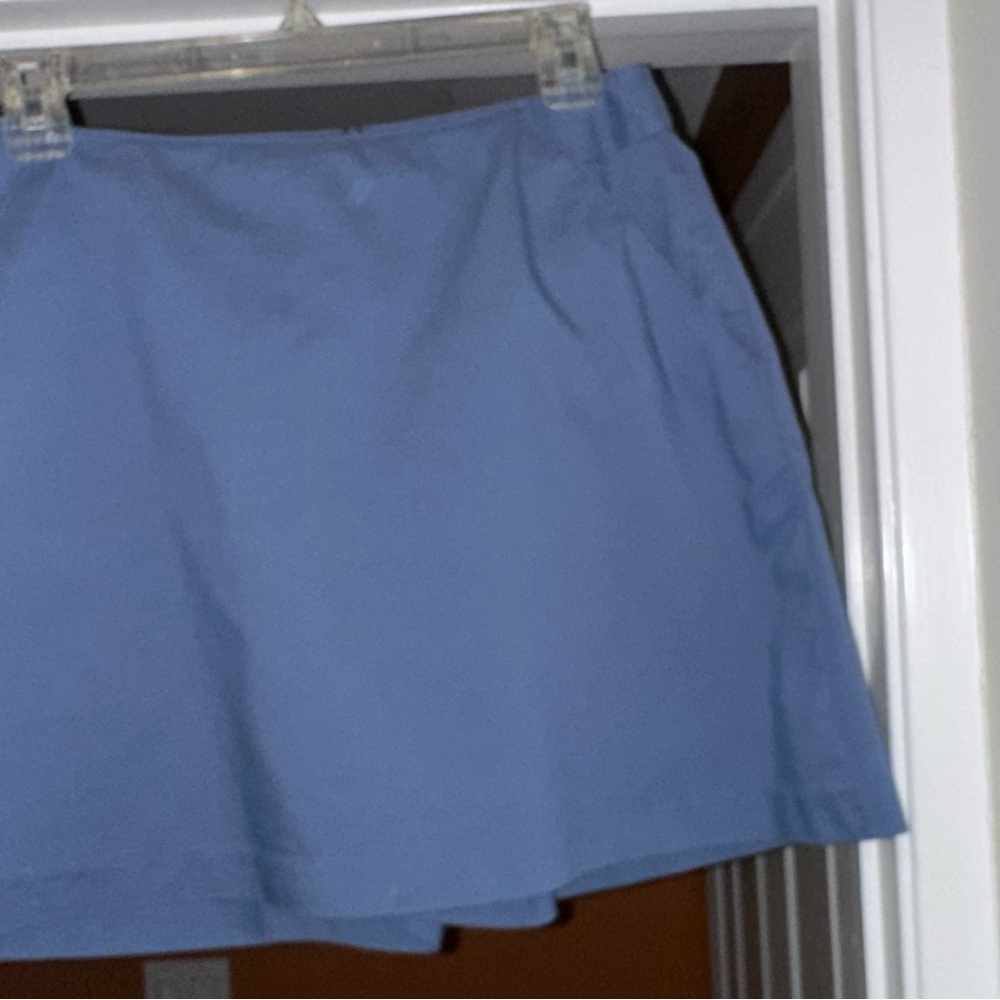 Adidas Sports Skort. EUC never worn. Sz 4. Stretch.